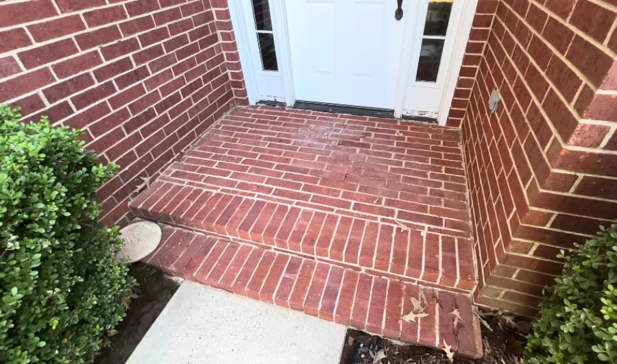 Clean home siding after soft washing in Wilmington, NC